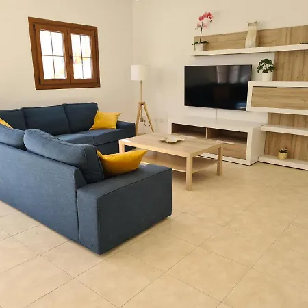 Villa Luxury 4-bedroom With Heated Pool + Sea View Playa Blanca