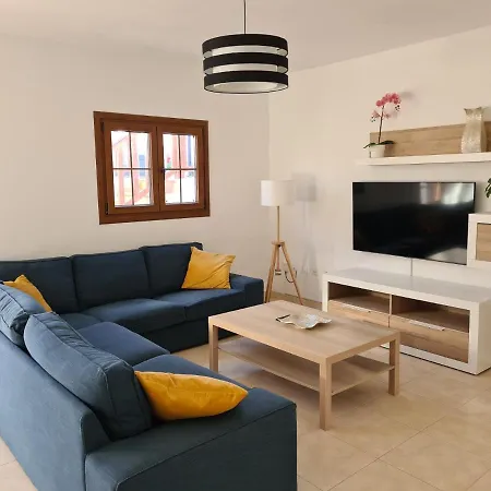 Luxury 4-bedroom With Heated Pool + Sea View * Playa Blanca