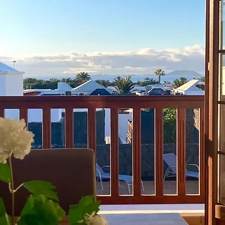 Luxury 4-bedroom With Heated Pool + Sea View