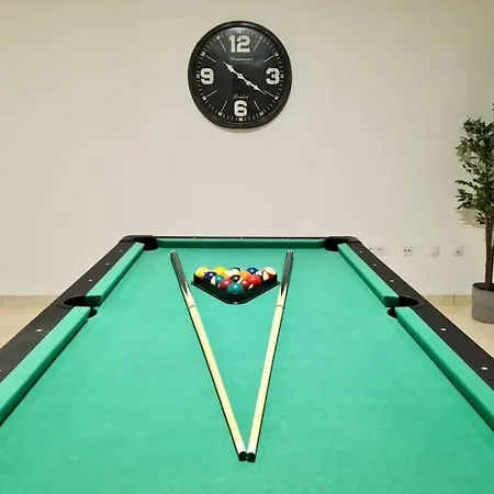 Luxury 4-bedroom With Heated Pool + Sea View ヴィラ *