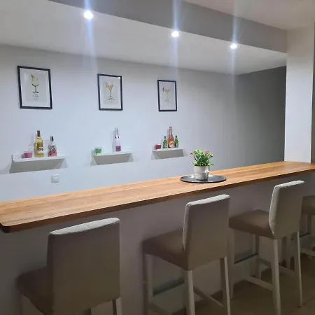 ヴィラ Luxury 4-bedroom With Heated Pool + Sea View *