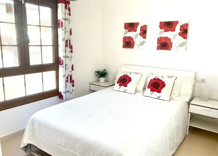 Luxury 4-bedroom With Heated Pool + Sea View Villa *