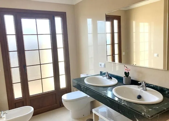 Villa Luxury 4-bedroom With Heated Pool + Sea View Playa Blanca (Lanzarote)