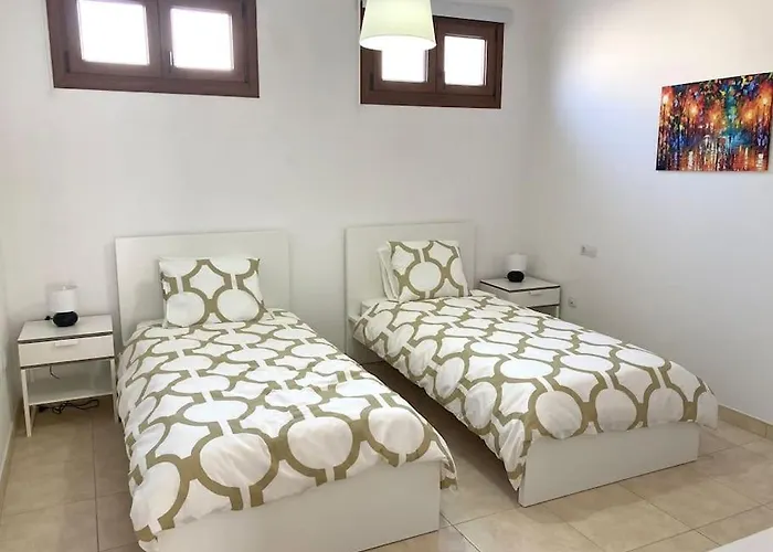 Luxury 4-bedroom With Heated Pool + Sea View * Playa Blanca (Lanzarote)