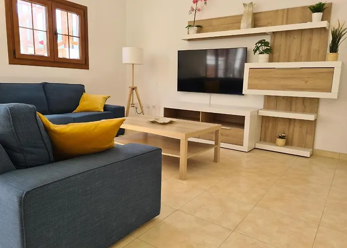 Luxury 4-bedroom With Heated Pool + Sea View * Playa Blanca (Lanzarote)