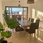 Luxury 4-bedroom With Heated Pool + Sea View 别墅