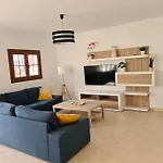 Luxury 4-bedroom With Heated Pool + Sea View 普拉亚布兰卡