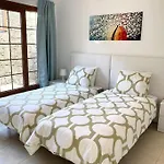 Luxury 4-bedroom With Heated Pool + Sea View 别墅