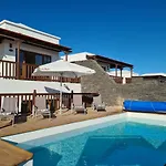别墅 Luxury 4-bedroom With Heated Pool + Sea View