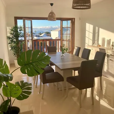 Luxury 4-bedroom With Heated Pool + Sea View Villa