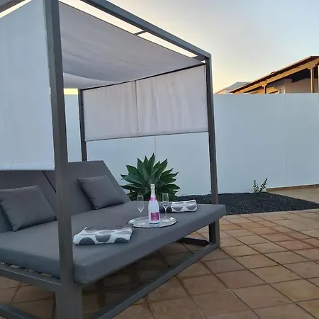 Villa Luxury 4-bedroom With Heated Pool + Sea View Playa Blanca (Lanzarote)