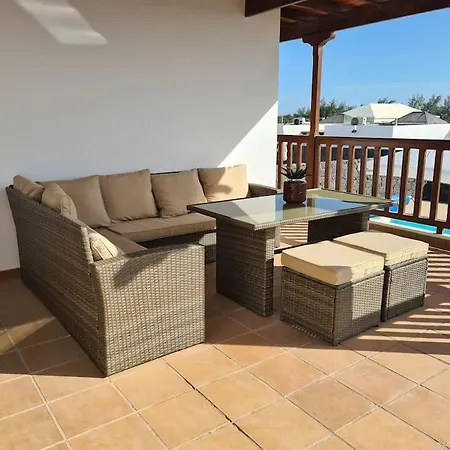 Luxury 4-bedroom With Heated Pool + Sea View Villa Playa Blanca (Lanzarote)