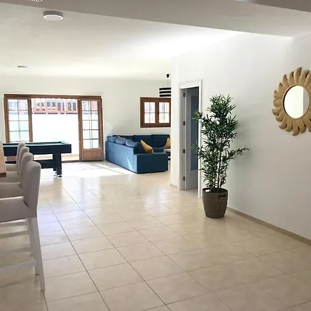 Luxury 4-bedroom With Heated Pool + Sea View Villa