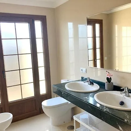 Villa Luxury 4-bedroom With Heated Pool + Sea View Playa Blanca (Lanzarote)