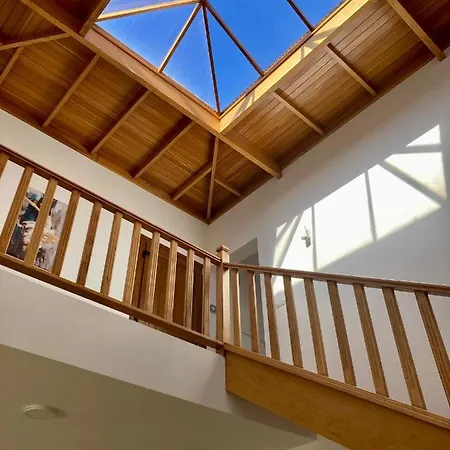 Luxury 4-bedroom With Heated Pool + Sea View