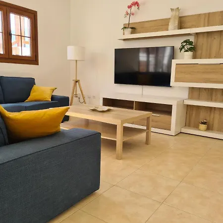 Luxury 4-bedroom With Heated Pool + Sea View * Playa Blanca (Lanzarote)