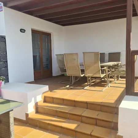 Luxury 4-bedroom With Heated Pool + Sea View Villa Playa Blanca (Lanzarote)