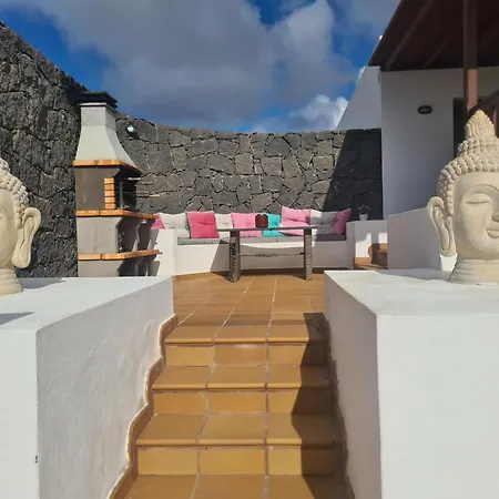 Luxury 4-bedroom With Heated Pool + Sea View Villa *