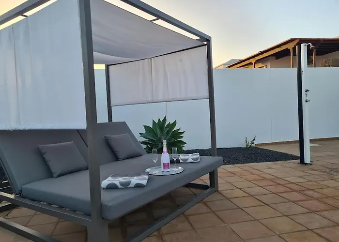 Villa Luxury 4-bedroom With Heated Pool + Sea View Playa Blanca (Lanzarote)