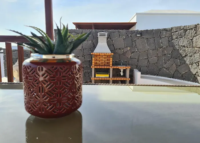 Luxury 4-bedroom With Heated Pool + Sea View * Playa Blanca (Lanzarote)
