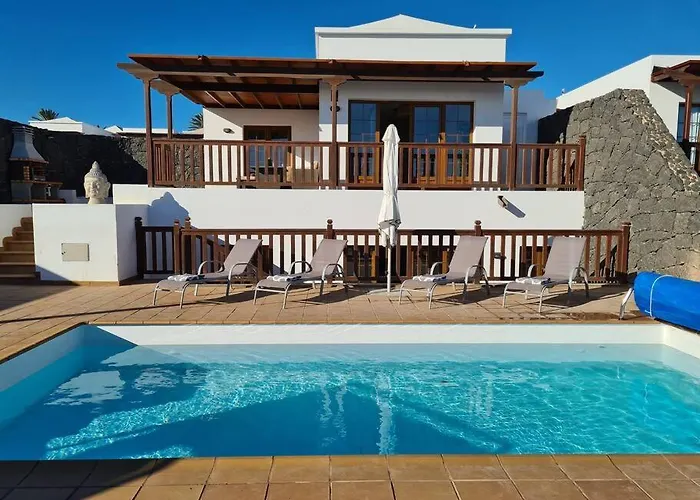 Luxury 4-bedroom With Heated Pool + Sea View Βίλα Πλάγια Μπλάνκα