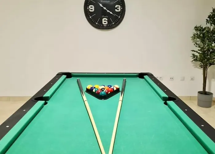 Luxury 4-bedroom With Heated Pool + Sea View Βίλα *