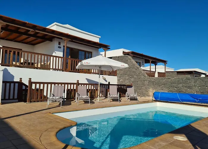Luxury 4-bedroom With Heated Pool + Sea View Βίλα Πλάγια Μπλάνκα
