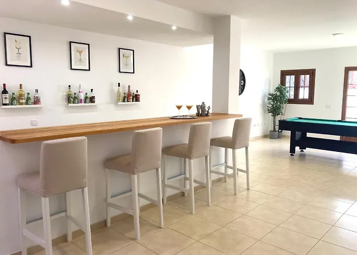 Luxury 4-bedroom With Heated Pool + Sea View Playa Blanca (Lanzarote)