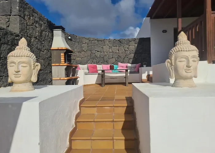 Luxury 4-bedroom With Heated Pool + Sea View Βίλα *