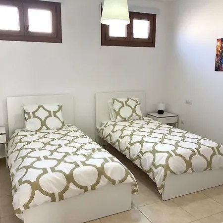 Luxury 4-bedroom With Heated Pool + Sea View * Playa Blanca (Lanzarote)